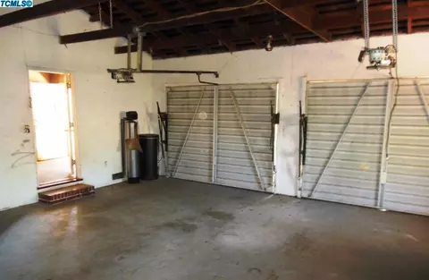 977 Windsor Dr, Tulare, CA 93274 photo 8