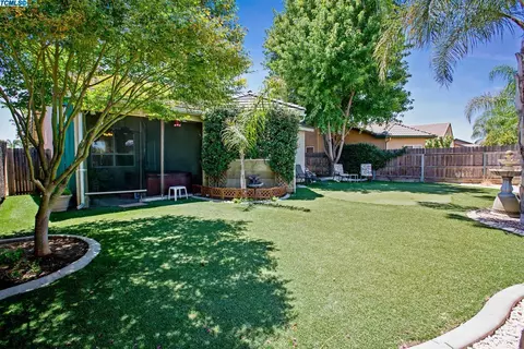 1300 E Mesa Ct, Visalia, CA 93292 photo 16