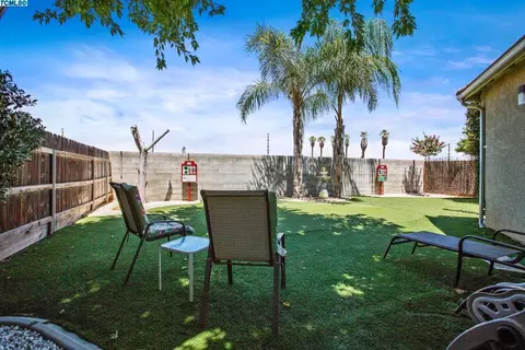 1300 E Mesa Ct, Visalia, CA 93292 photo 17