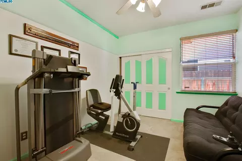 1300 E Mesa Ct, Visalia, CA 93292 photo 13