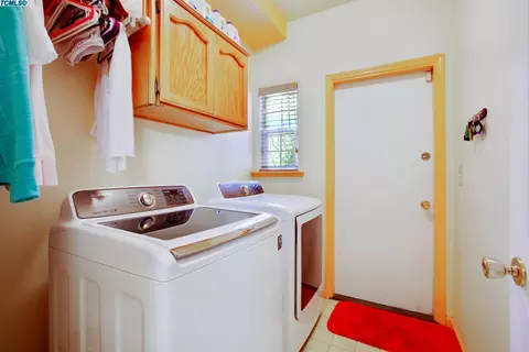 1300 E Mesa Ct, Visalia, CA 93292 photo 11