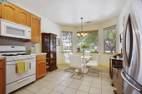 1300 E Mesa Ct, Visalia, CA 93292 photo 6