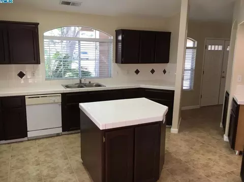 3937 E Harold Ave, Visalia, CA 93292 photo 9