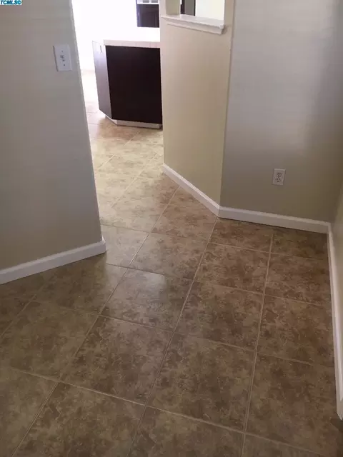 3937 E Harold Ave, Visalia, CA 93292 photo 6