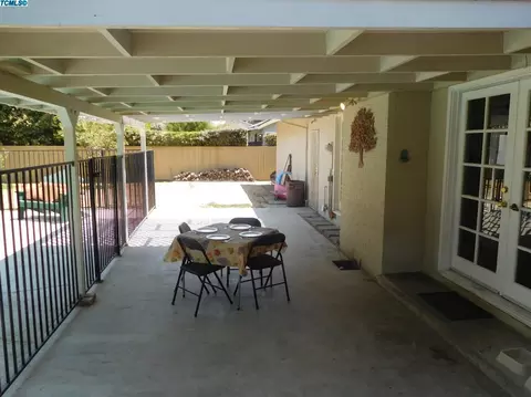 1426 W Iris Ave, Visalia, CA 93277 photo 18