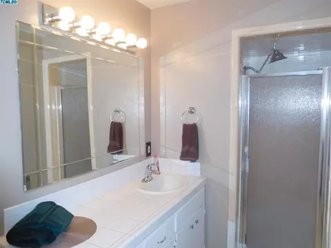 1426 W Iris Ave, Visalia, CA 93277 photo 15