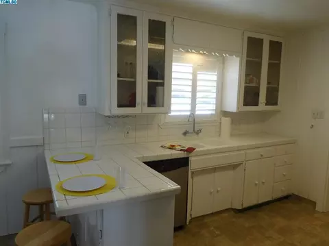 1426 W Iris Ave, Visalia, CA 93277 photo 7