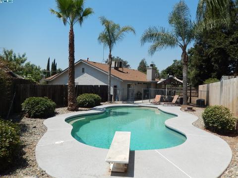 644 E Vine Ct, Visalia, CA 93292 photo 2