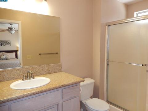 644 E Vine Ct, Visalia, CA 93292 photo 13