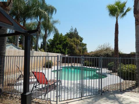 644 E Vine Ct, Visalia, CA 93292 photo 21