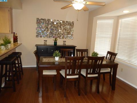 644 E Vine Ct, Visalia, CA 93292 photo 3