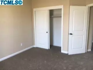 2016 E Monte Verde Ave, Visalia, CA 93292 photo 2