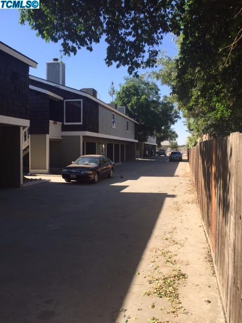 230 E Bush St, Lemoore, CA 93245 photo 4