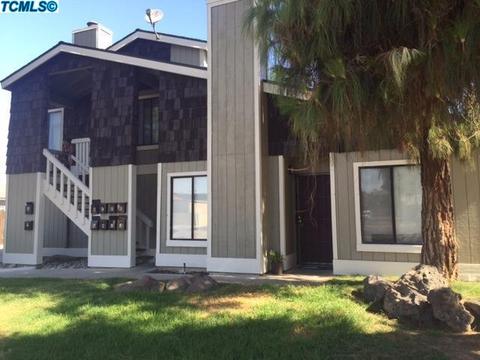 230 E Bush St, Lemoore, CA 93245 photo 1