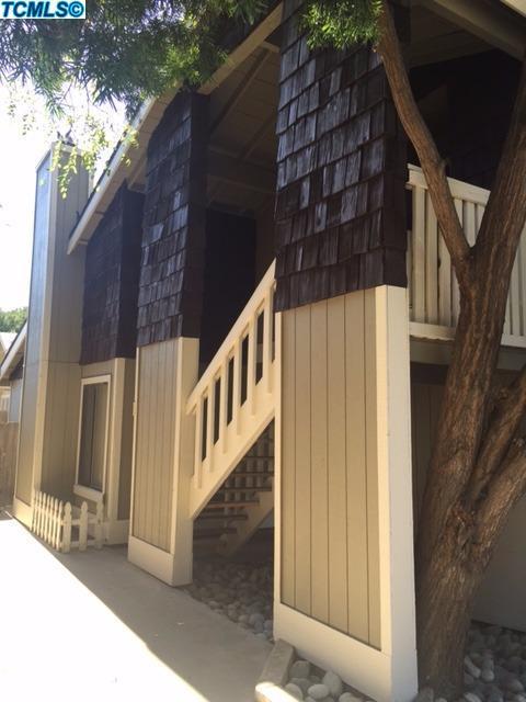 230 E Bush St, Lemoore, CA 93245 photo 2