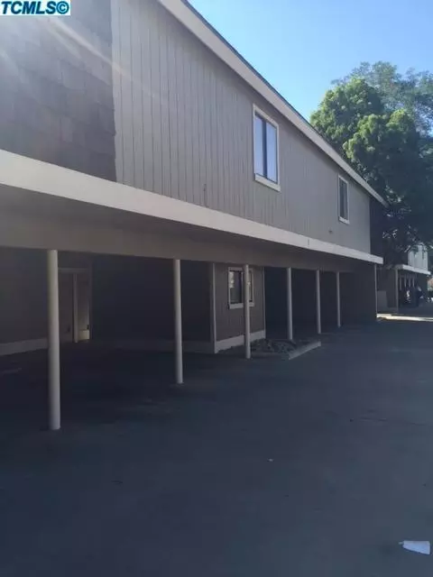230 E Bush St, Lemoore, CA 93245 photo 3