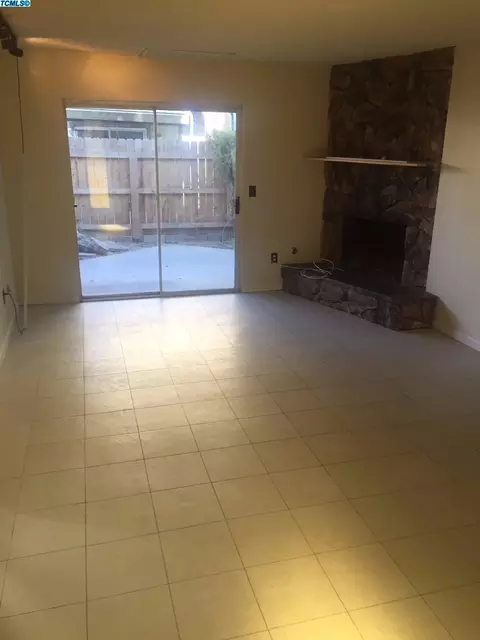 1756 E Cross Ave, Tulare, CA 93274 photo 5