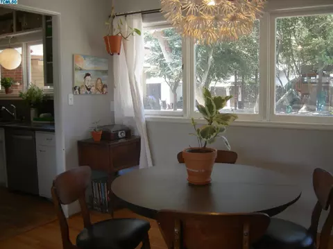 2202 E College Ave, Visalia, CA 93292 photo 14