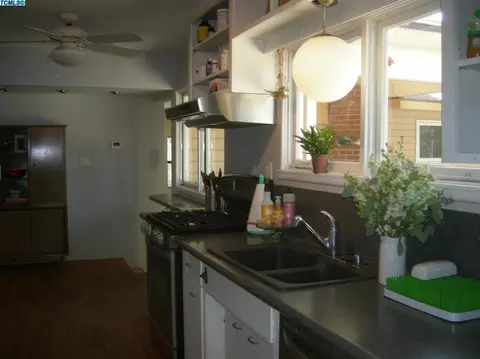 2202 E College Ave, Visalia, CA 93292 photo 18