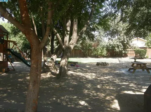2202 E College Ave, Visalia, CA 93292 photo 40