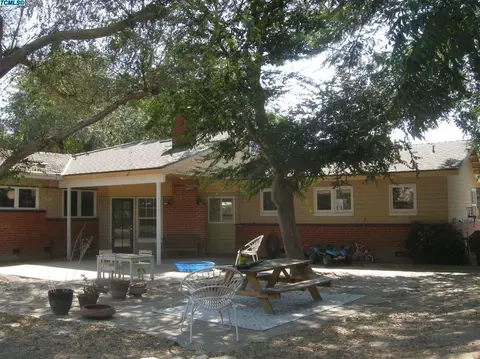2202 E College Ave, Visalia, CA 93292 photo 35