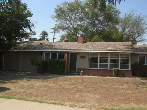 2202 E College Ave, Visalia, CA 93292 photo 1