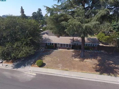 2202 E College Ave, Visalia, CA 93292 photo 47