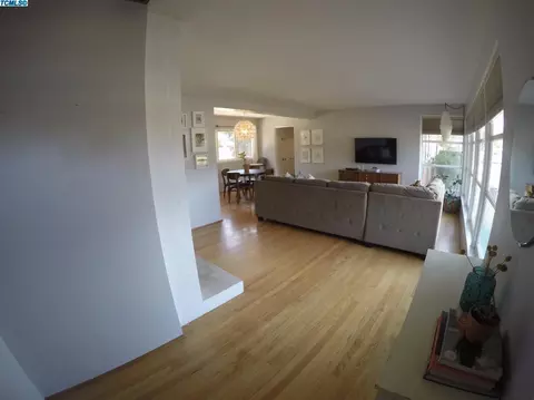 2202 E College Ave, Visalia, CA 93292 photo 9