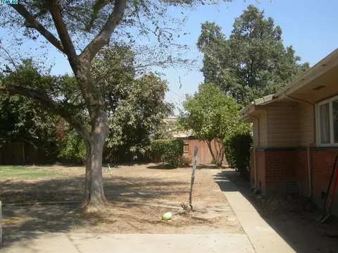 2202 E College Ave, Visalia, CA 93292 photo 33