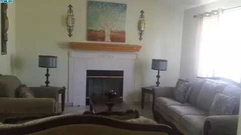 2075 Hatch Ave, Tulare, CA 93274 photo 4