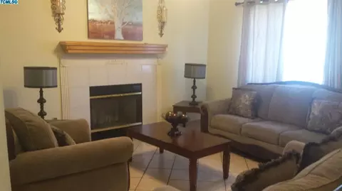 2075 Hatch Ave, Tulare, CA 93274 photo 6