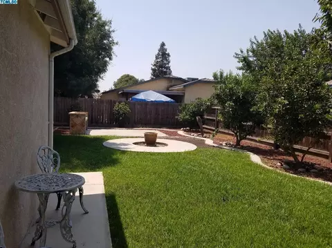 2075 Hatch Ave, Tulare, CA 93274 photo 13