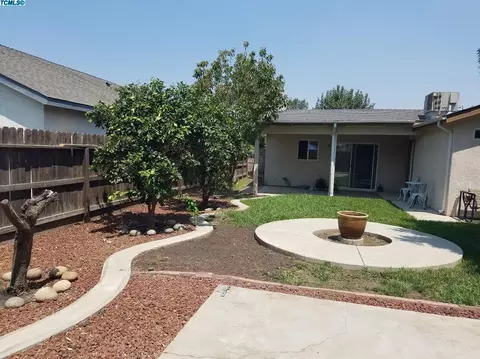 2075 Hatch Ave, Tulare, CA 93274 photo 11