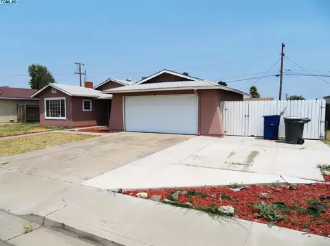19706 Hemlock Ln, Lemoore, CA 93245 photo 1
