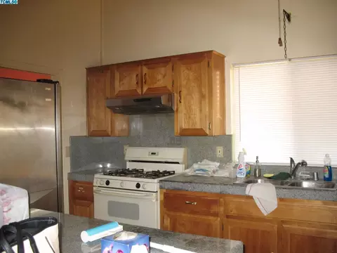 516 E Lark Ave, Visalia, CA 93292 photo 7