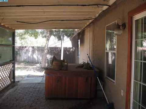516 E Lark Ave, Visalia, CA 93292 photo 8