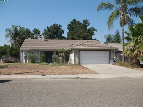 516 E Lark Ave, Visalia, CA 93292 photo 1