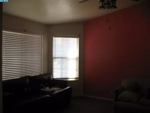 516 E Lark Ave, Visalia, CA 93292 photo 5
