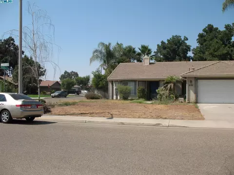 516 E Lark Ave, Visalia, CA 93292 photo 3