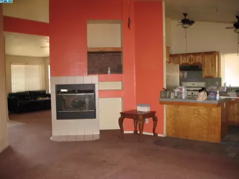 516 E Lark Ave, Visalia, CA 93292 photo 6
