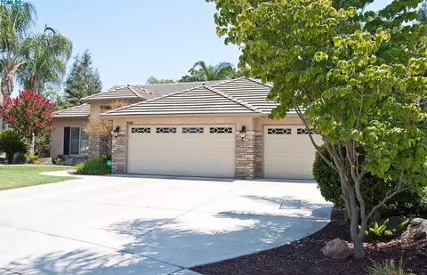 1141 E Arlen Ave, Visalia, CA 93292 photo 3
