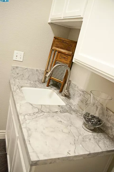 1141 E Arlen Ave, Visalia, CA 93292 photo 52