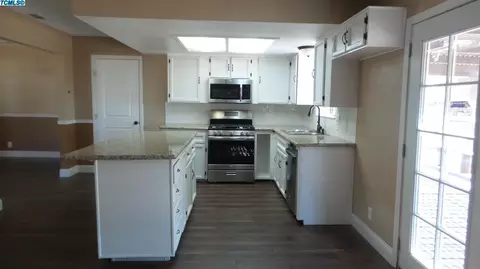 13524 18th Ave, Lemoore, CA 93245 photo 4