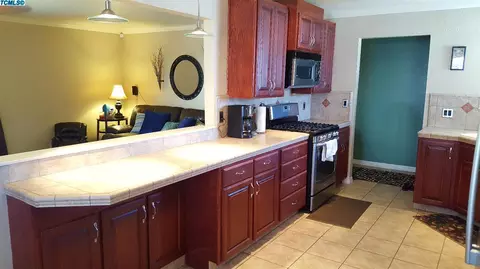 1424 Joyce Pl, Exeter, CA 93221 photo 4