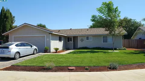 1424 Joyce Pl, Exeter, CA 93221 photo 1