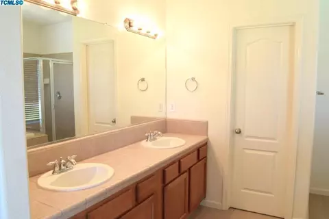 346 E Beech Ave, Reedley, CA 93654 photo 9