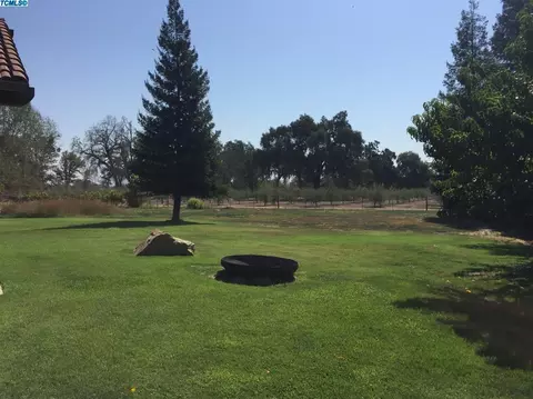 18655 Lort Dr, Visalia, CA 93292 photo 8