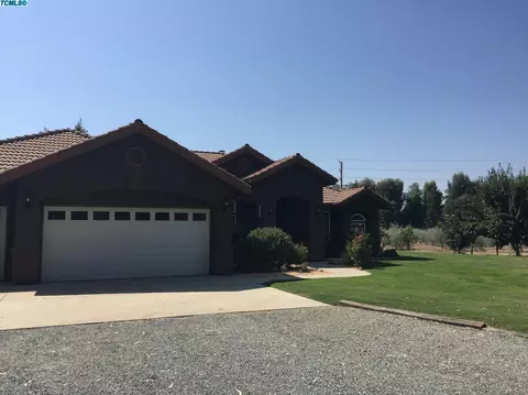 18655 Lort Dr, Visalia, CA 93292 photo 2
