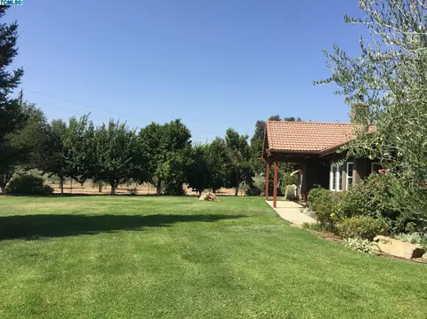 18655 Lort Dr, Visalia, CA 93292 photo 9
