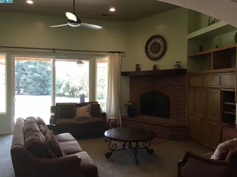 18655 Lort Dr, Visalia, CA 93292 photo 5